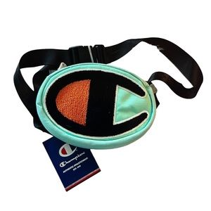 NWT’s Champion Prime waist pack